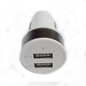 АЗУ-USB 2 выхода 1А/2.1А белый/черный